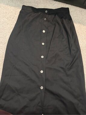 G Gucci Spa Vintage 1970's
Wool Made in Italy Midi Black Skirt